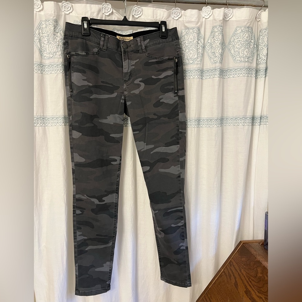 Democracy jeans